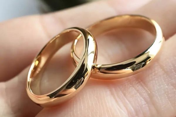 Nhẫn vàng bị xước