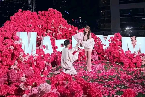 Quỳ gối cầu hôn