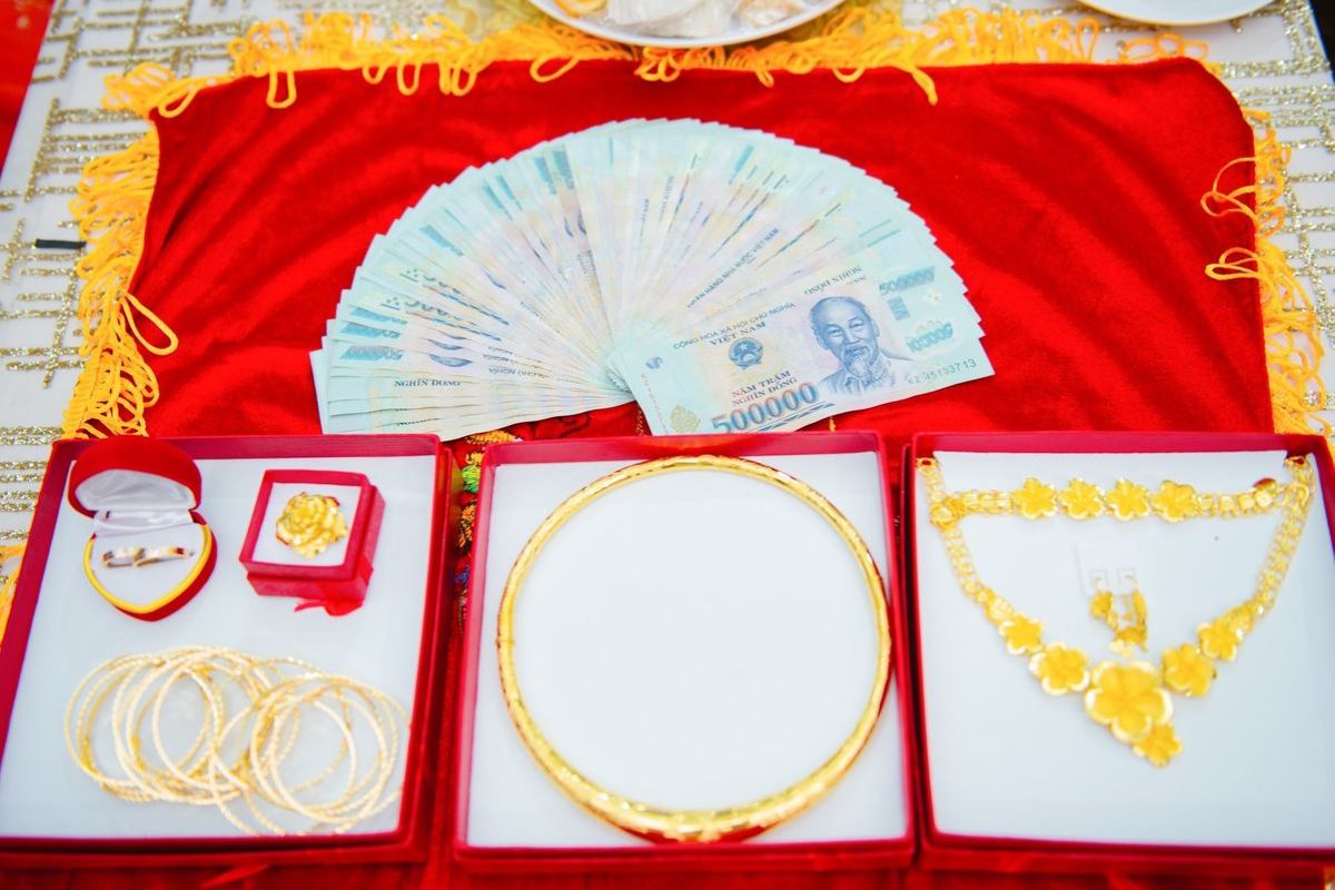 Sính lễ vàng cưới