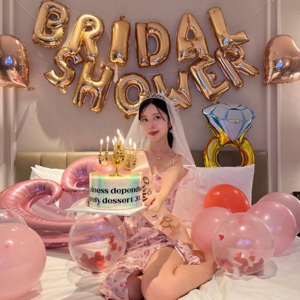 Vì sao tiệc độc thân được gọi là “khoảnh khắc chia tay độc thân” đầy cảm xúc?