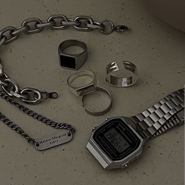 Cách bảo quản trang sức Titan luôn sáng đẹp như mới