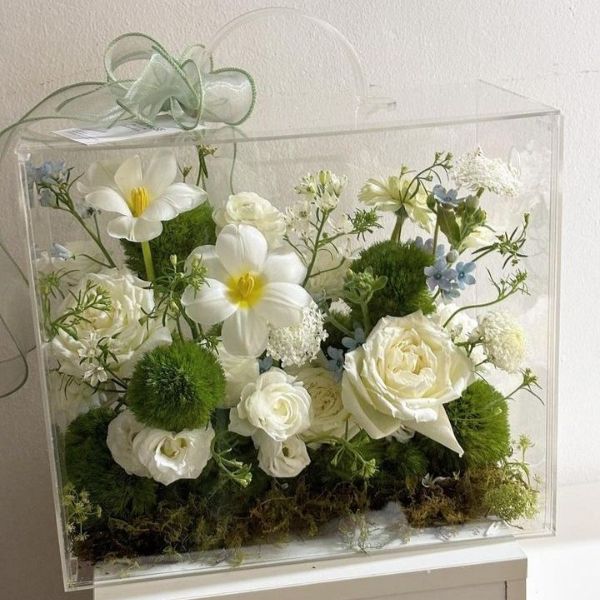 Quà tặng hoa khô hoặc hoa tươi