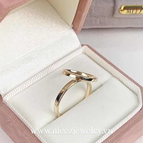 Vì sao nhiều cặp đôi dễ mắc sai lầm khi mua nhẫn cưới?