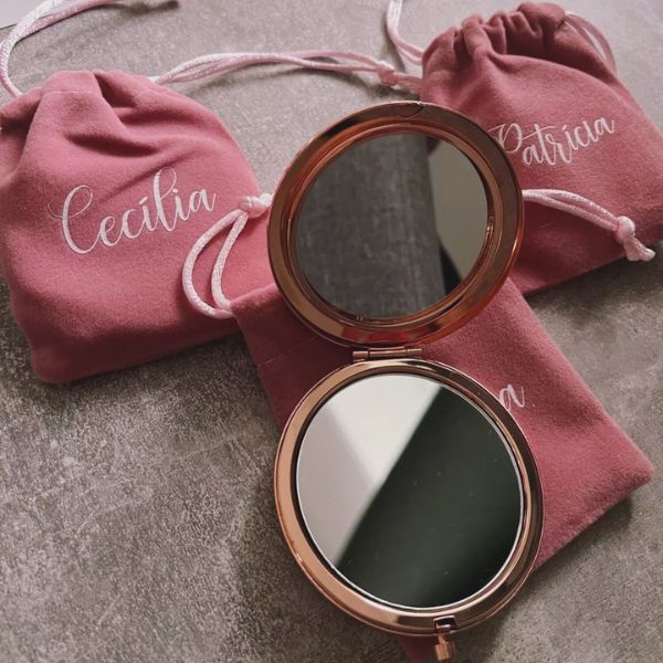 Yêu nhau kiêng tặng gì?