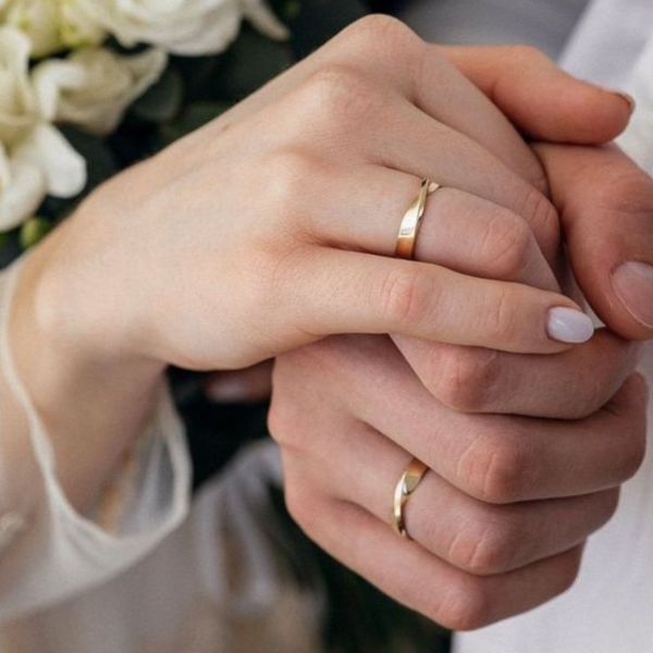 Chụp ảnh nhẫn cưới trong khung cảnh lãng mạn