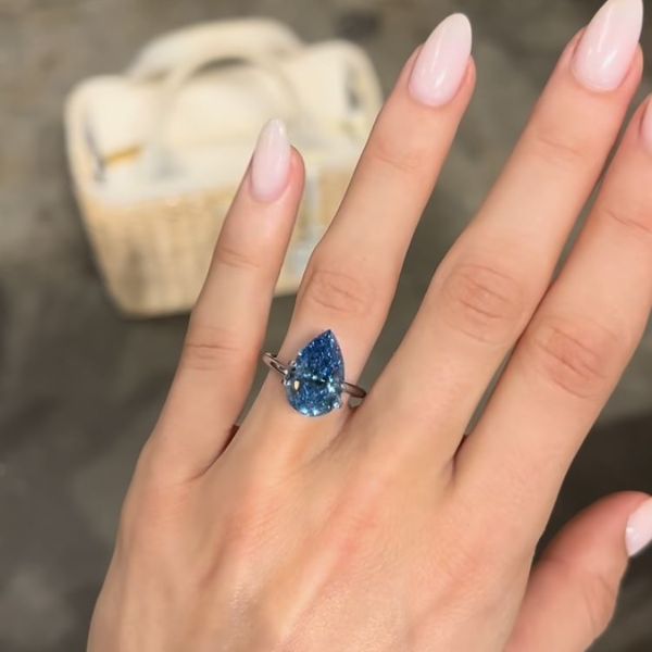 Kim cương xanh có nguồn gốc từ đâu?