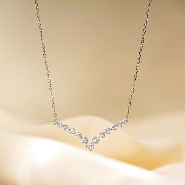 Mẫu dây chuyền vàng tây nữ 18K đẹp, sang trọng