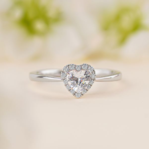 Nhẫn kim cương trái tim