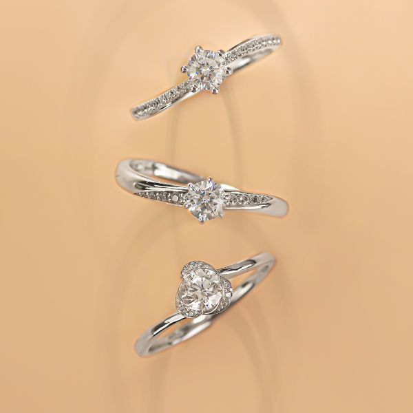 Nên mua nhẫn cầu hôn vàng tây hay vàng ta?