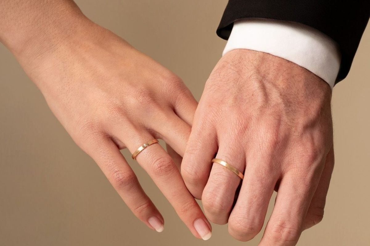 Vì sao các cặp đôi “mê mẩn” nhẫn cưới bản mỏng (bản slim)?