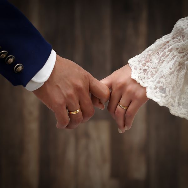 nhẫn cưới đặc lòng