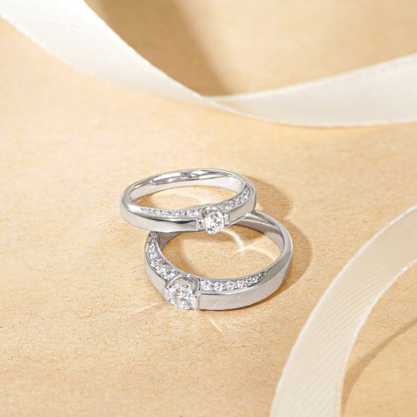 Vì sao nhẫn cưới đính đá Moissanite được yêu thích?