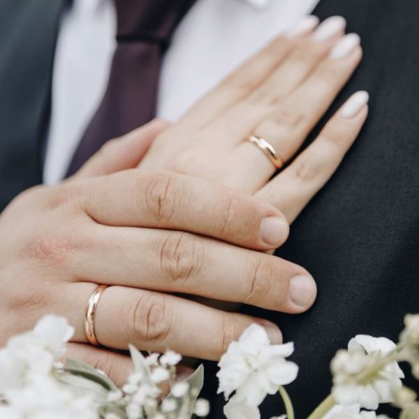 Có nên mua nhẫn cưới vàng tây 10K không?