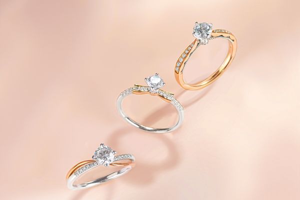 nhẫn đính hôn Moissanite