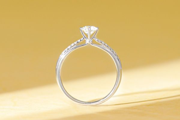 nhẫn đính ước