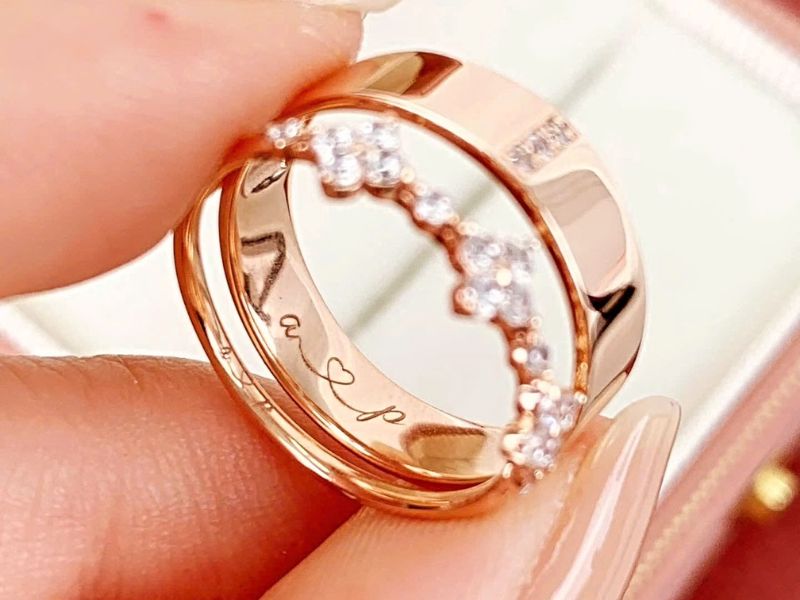 nhẫn đôi khắc tên