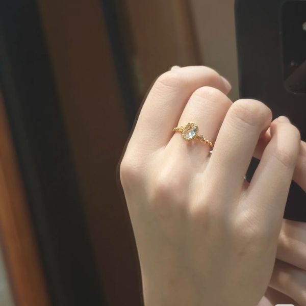 Dáng tay đầy đặn