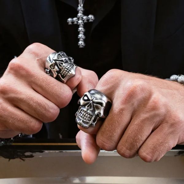 Không đeo nhẫn có hình thù kỳ dị