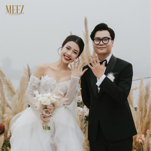 Ai là người mua nhẫn cưới?