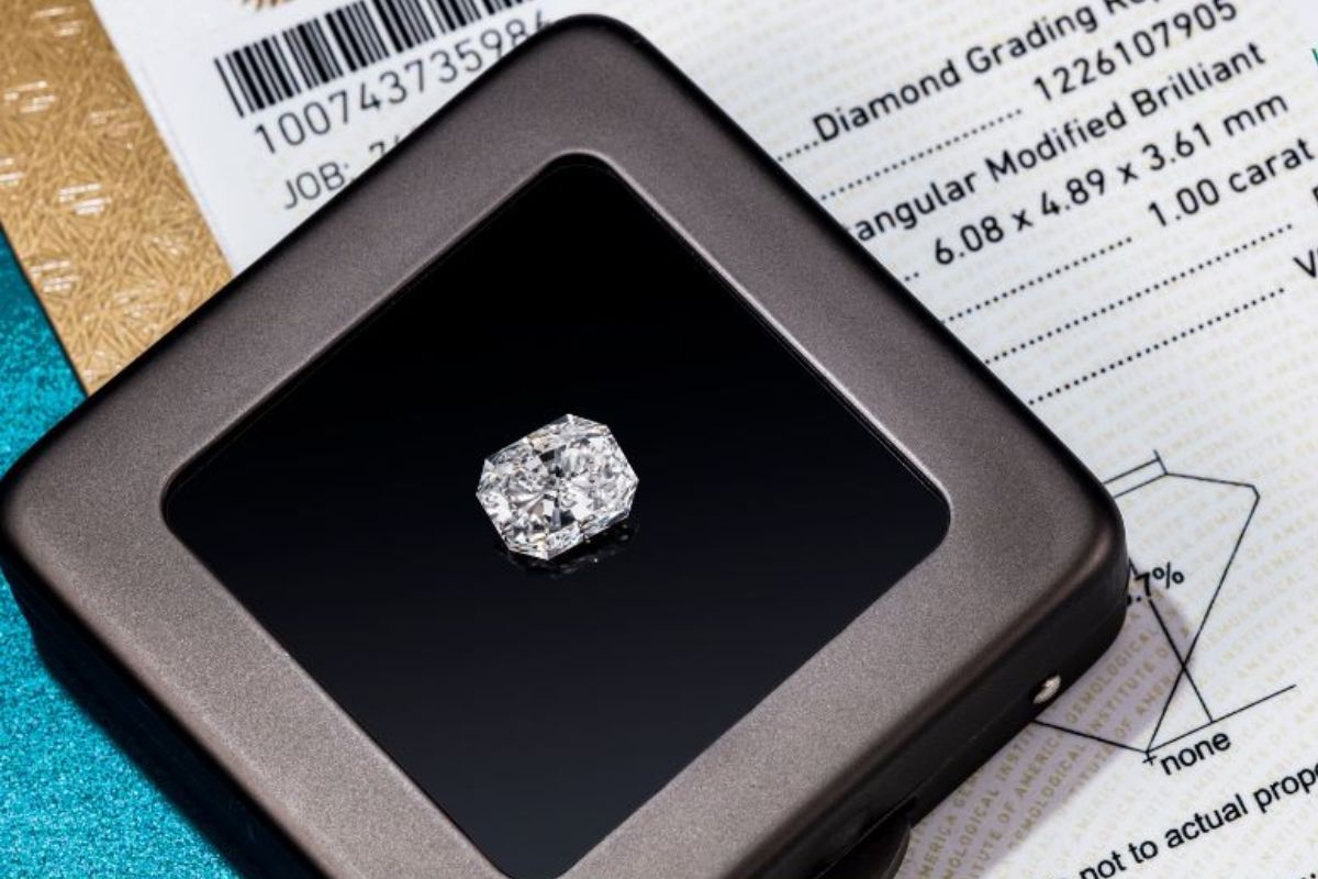 Kim cương 1 carat bao nhiêu tiền?