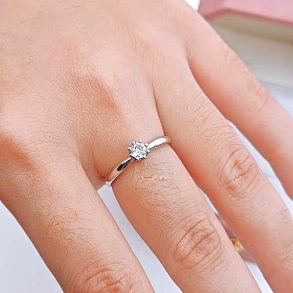 Kim cương Moissanite 