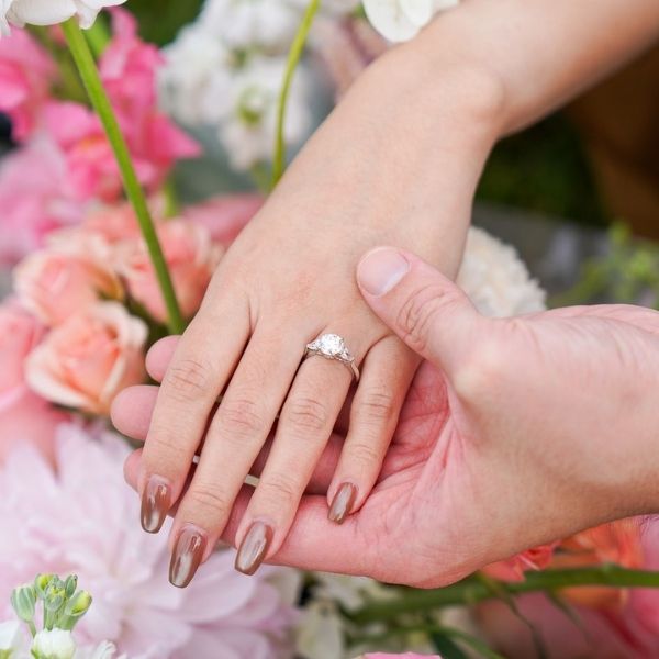 Mua nhẫn cầu hôn như thế nào để nàng “gật đầu” ngay từ ánh nhìn đầu tiên?