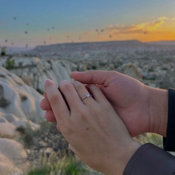 Nên mua nhẫn đính hôn vàng 14K ở đâu uy tín?