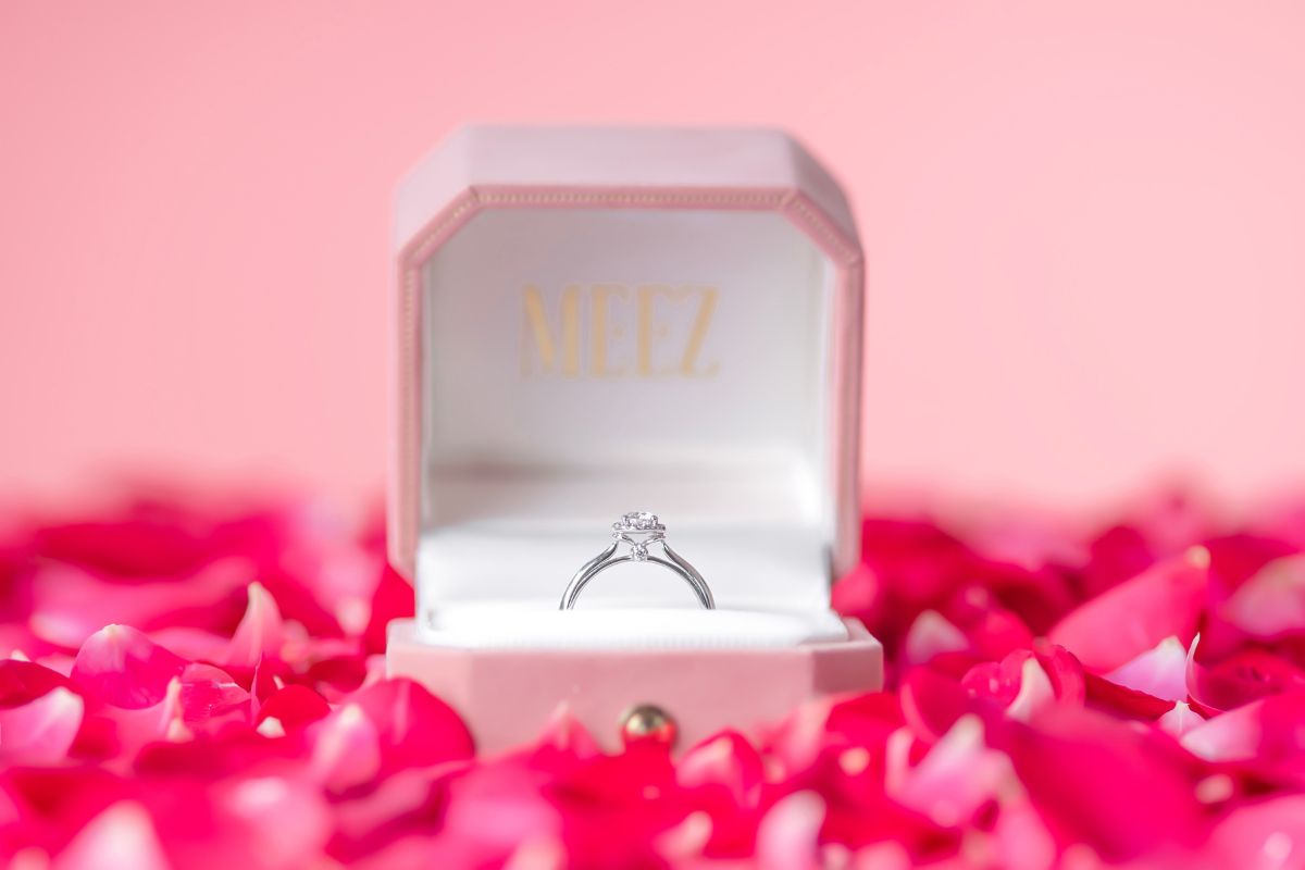 Top 10+ mẫu nhẫn đính hôn vàng 14k đẹp, tinh tế nhất hiện nay