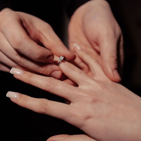 Các tiêu chí chọn nhẫn đính hôn vàng 14K đẹp