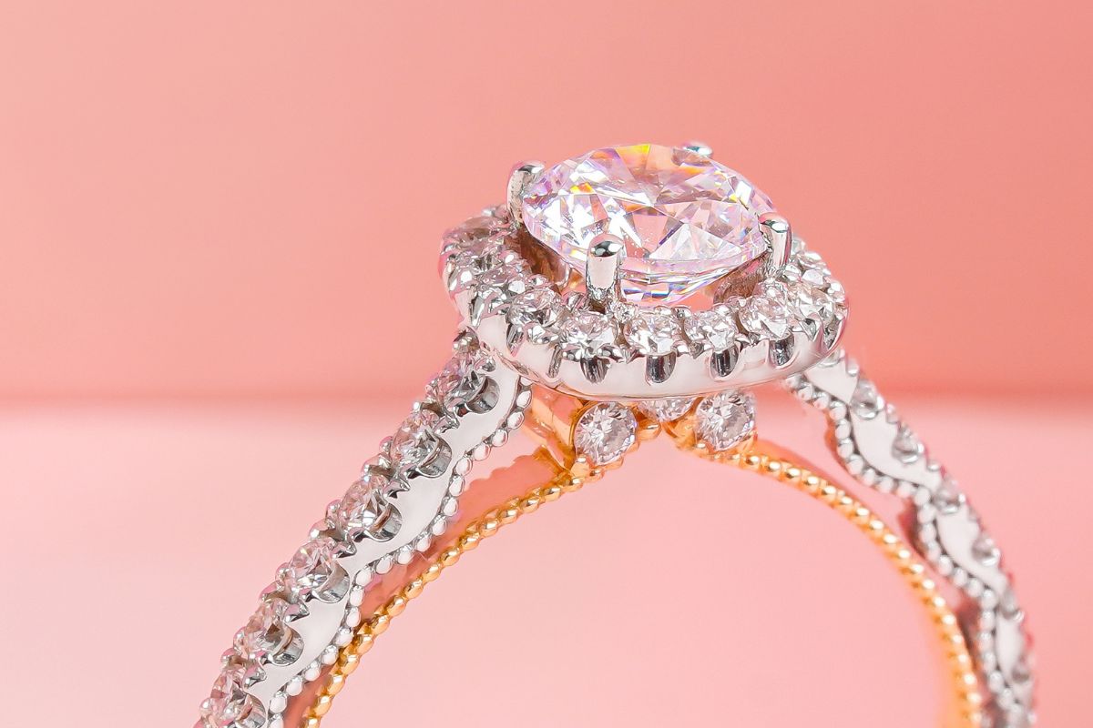 Nhẫn kim cương nhân tạo Moissanite