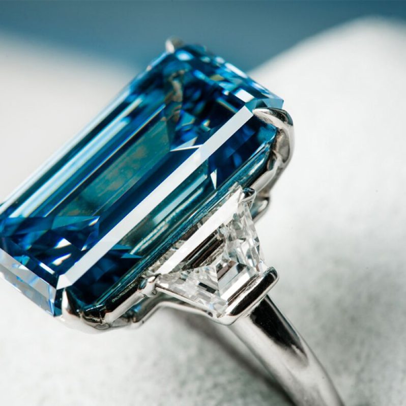 Viên kim cương đắt nhất thế giới Oppenheimer Blue