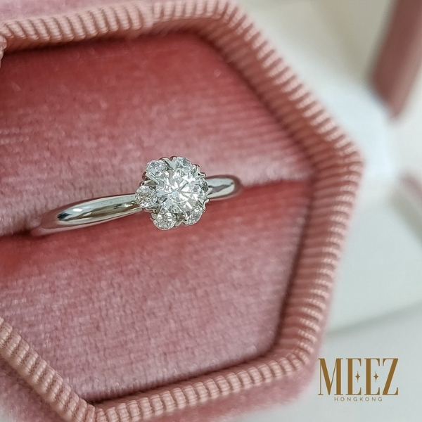 Nên chọn nhẫn cầu hôn vàng nào theo phong cách của nàng?