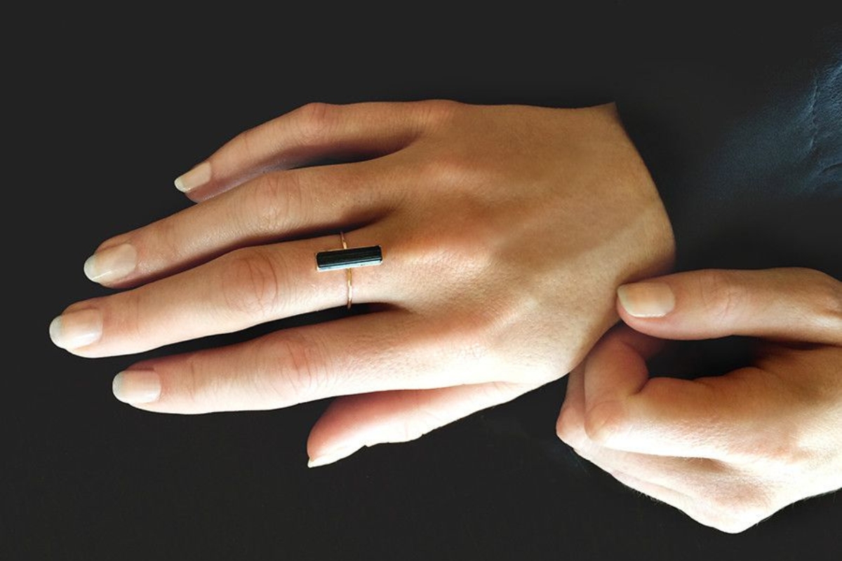 nhẫn kim cương đen